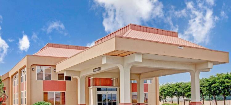 西孟斐斯华美达酒店(Ramada by Wyndham West Memphis)图片