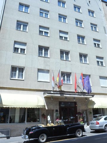 Queen's Astoria Design Hotel Over view