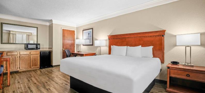 麦迪逊维尔温德姆呗盟套房酒店(Baymont by Wyndham Madisonville)图片