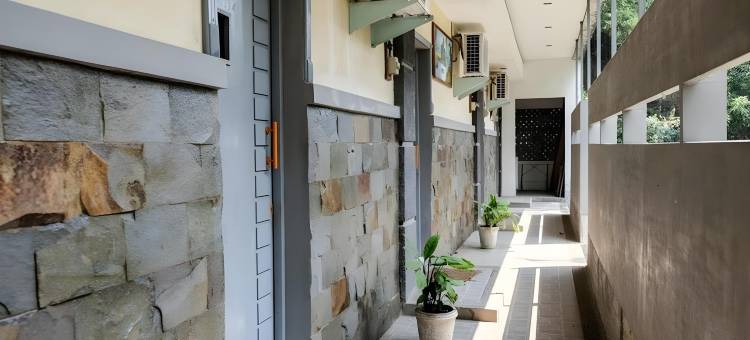 红门Plus酒店-近茂物巴鲁加兰(RedDoorz Plus Near Jalan Baru Bogor)图片