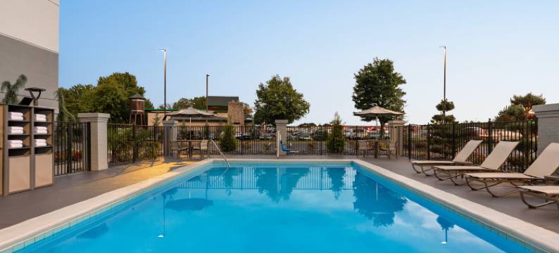 Holiday Inn Express 亚特兰大肯纳瑟(Holiday Inn Express ATLANTA-KENNESAW by IHG)图片