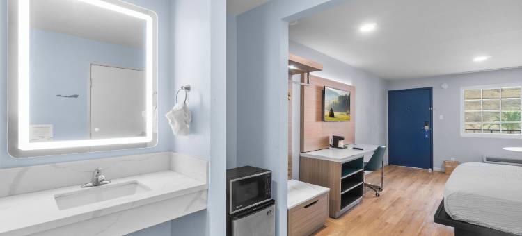 波莫纳费尔普莱克斯温德姆酒店(Travelodge by Wyndham Fairplex Pomona)图片