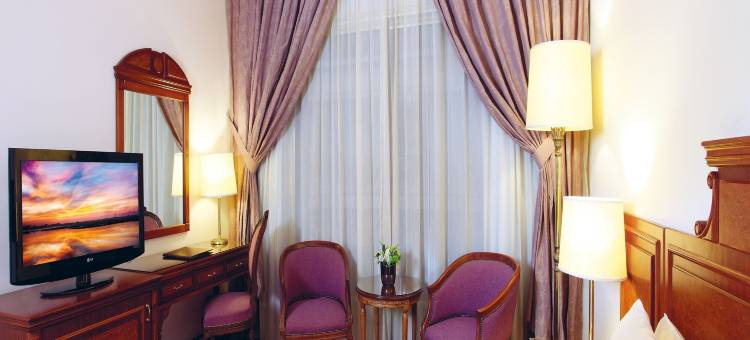 郁锦香哈姆拉酒店(Serenada Golden Palace Hotel)图片