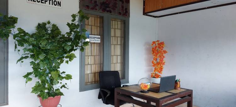 OYO 酒店阿尔阿沙尔旅馆靠近阿西尔乌拜小吃店(Hotel O Penginapan Al-asharNearWarung Acil Ubai)图片