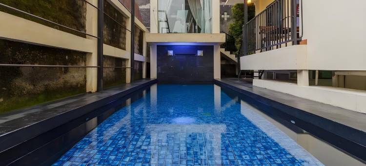 红多兹高级酒店@安佩拉拉雅2号(RedDoorz Premium @ Ampera Raya 2)图片