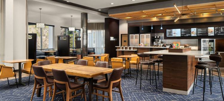 斯普林莱克费耶特维尔布拉格堡万怡酒店(Courtyard by Marriott Fayetteville Fort Bragg Spring Lake)图片
