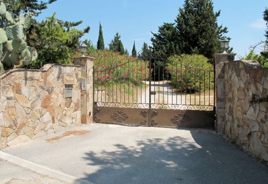 Mas du Combaud Hotel Overview