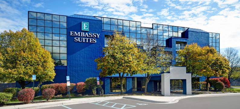 底特律利沃尼诺维希尔顿安泊酒店(Embassy Suites by Hilton Detroit Livonia Novi)图片