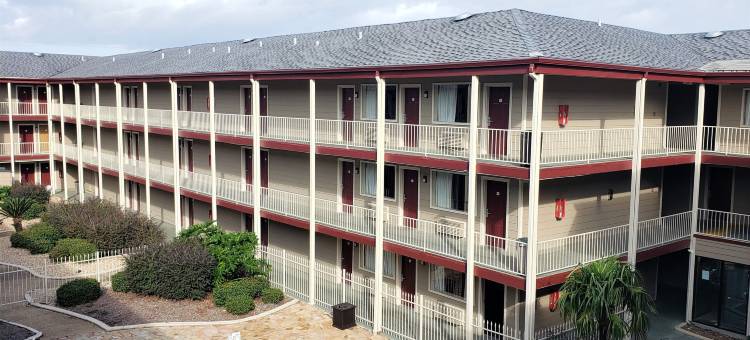 肯纳红顶酒店-新奥尔良机场东北(Red Roof Inn Kenner - New Orleans Airport NE)图片
