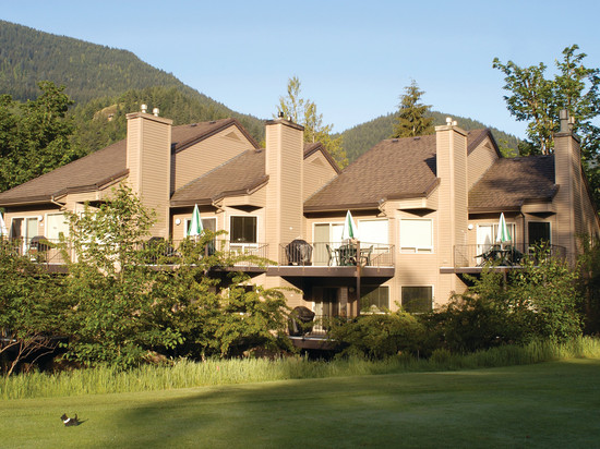 低语森林度假村