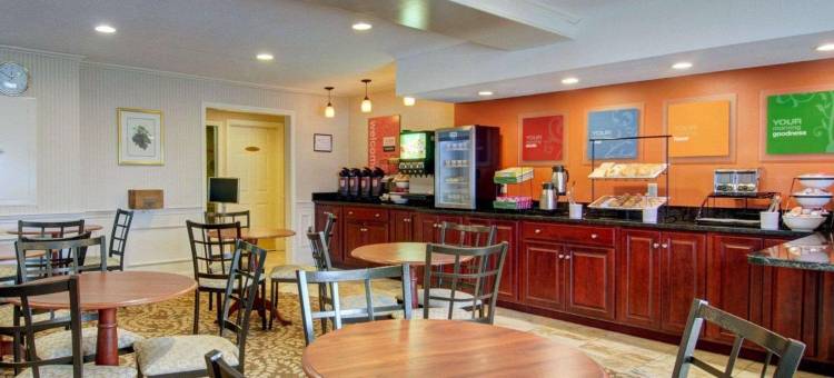 福克斯伯勒-曼斯菲尔德舒适酒店(Comfort Inn Foxboro - Mansfield)图片