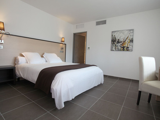 佩勒特斯餐厅酒店