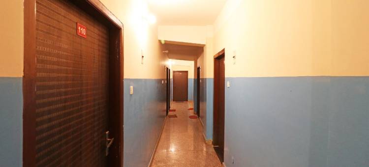 OYO 4979 普拉布哈皇宫小屋(Super Hotel O Prabha Palace Lodge)图片