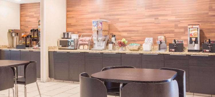 Super 8 by Wyndham Madison East图片