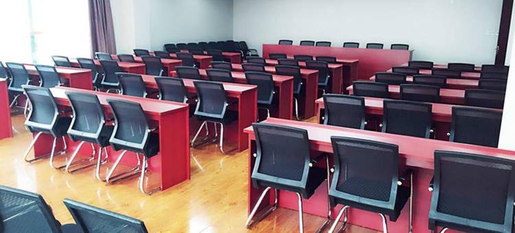 都市118连锁酒店(青岛东岳中路隐珠地铁站店)图片