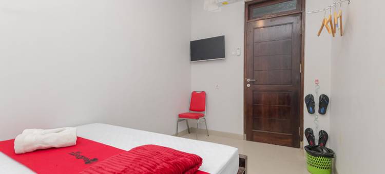 诗都阿佐红多兹酒店(RedDoorz @ Gedangan Sidoarjo)图片