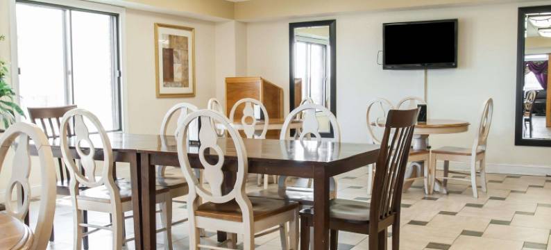 堪萨斯城中北伊康旅馆(Econo Lodge Kansas City Downtown North)图片