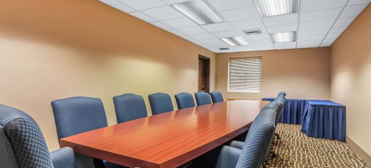 克里夫兰机场舒适酒店(Comfort Inn Cleveland Airport)图片