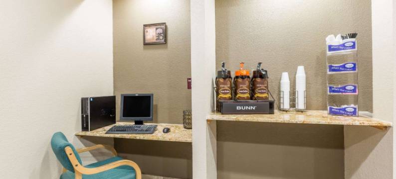 牛顿温德姆速8酒店(Super 8 by Wyndham Newton)图片