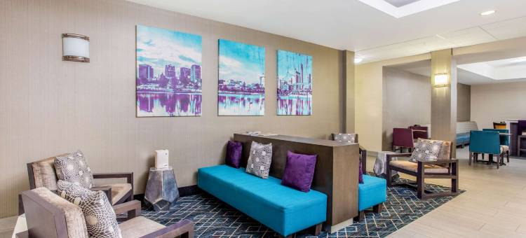 伯明翰北富尔顿戴尔拉昆塔温德姆酒店(La Quinta by Wyndham Fultondale Birmingham North)图片