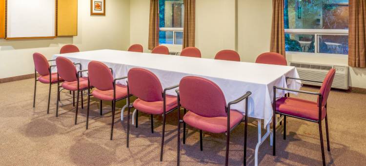 米德兰速8酒店(Super 8 by Wyndham Midland)图片