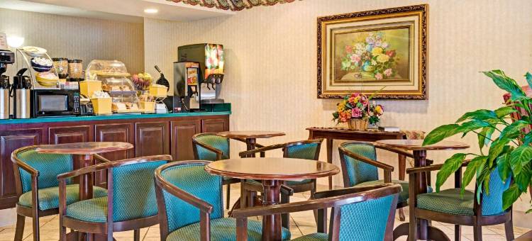 斯勒城戴斯套房酒店(Days Inn & Suites by Wyndham Siler City)图片