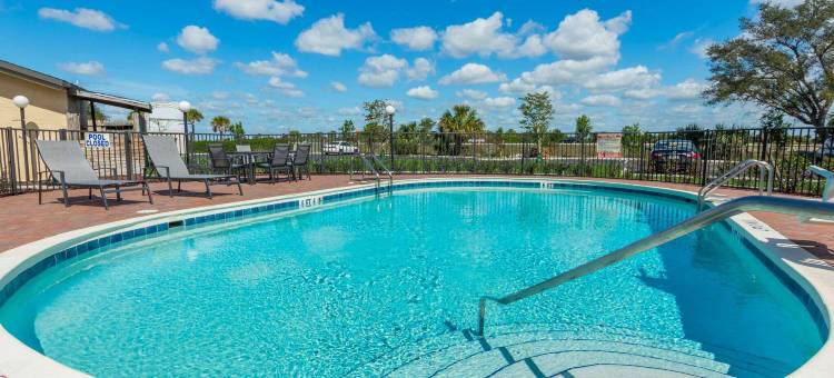 蓬塔戈尔达夏洛特港温德姆呗盟酒店(Baymont by Wyndham Punta Gorda/Port Charlotte)图片