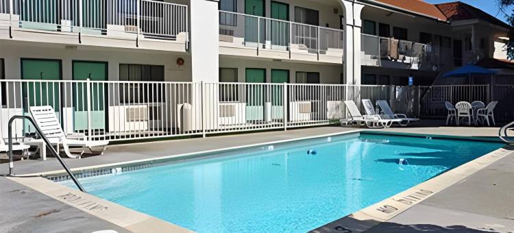 皮诺尔6号汽车旅馆(Motel 6 Pinole, CA)图片