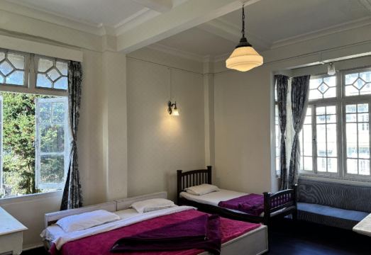 Pineridge Hotel Darjeeling Hotel Overview