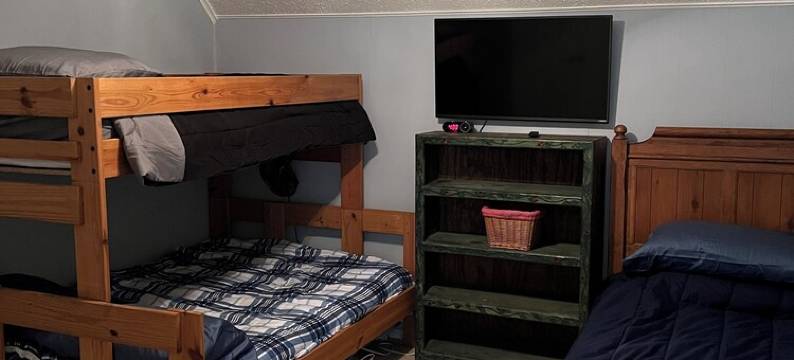 Beautiful views and lake front home on Toledo Bend! Fish right of the dock!图片