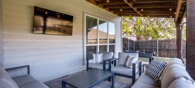 Relax Near Little Elm & Lake Lewisville – Pool, Spa, Game Room & 2 King Beds!图片