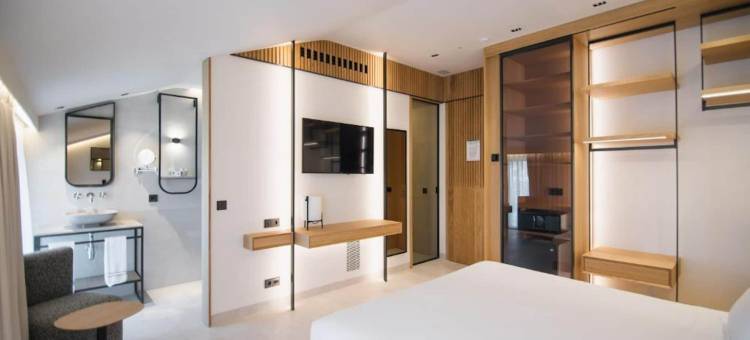 MYR塞拉诺斯门(Myr Puerta Serranos)图片