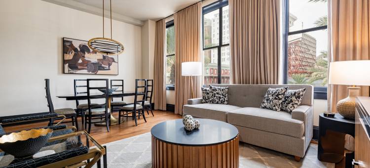 梅费尔两卧室公寓 | Canal Street景观，距波旁街2个街区(2BR Canal St View 2 Blocks to Bourbon St | The Mayfair)图片