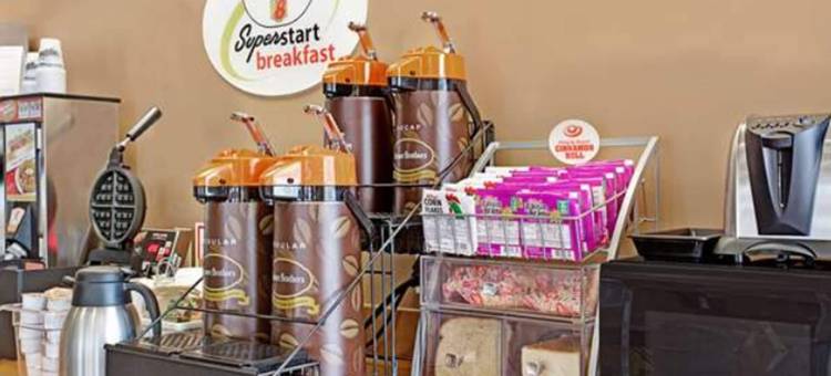 洛杉矶市中心速 8 酒店(Super 8 by Wyndham Los Angeles Downtown)图片