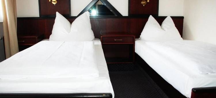 罗斯托克托尔卡溪利诺酒店(Hotel Ziegenkrug Rostocker Tor)图片