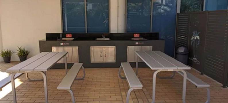 海滨大厦公寓(Beachfront Towers)图片