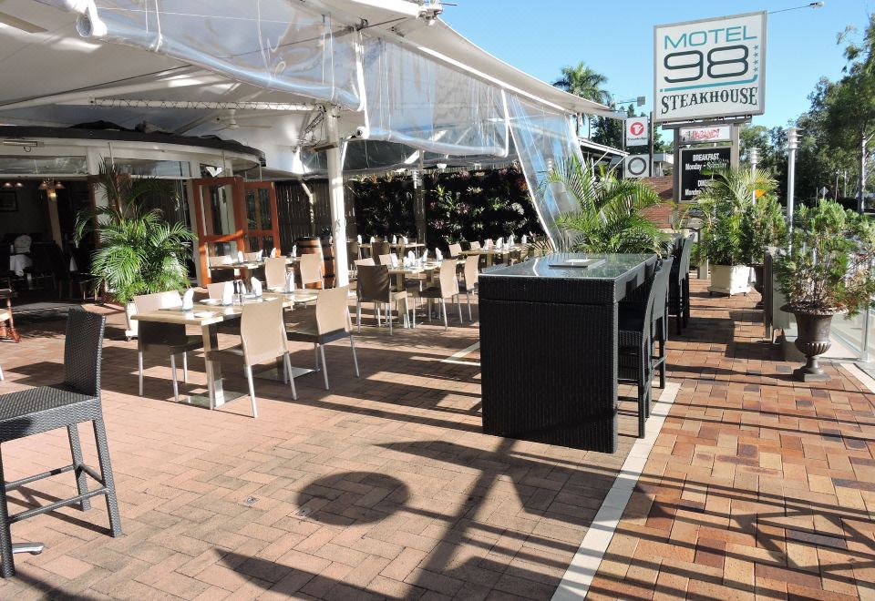 Motel 98 Hotel Overview