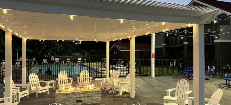 拉昆塔温德姆酒店-近桑达斯基锡达波因特(La Quinta Inn by Wyndham Sandusky Near Cedar Point)图片