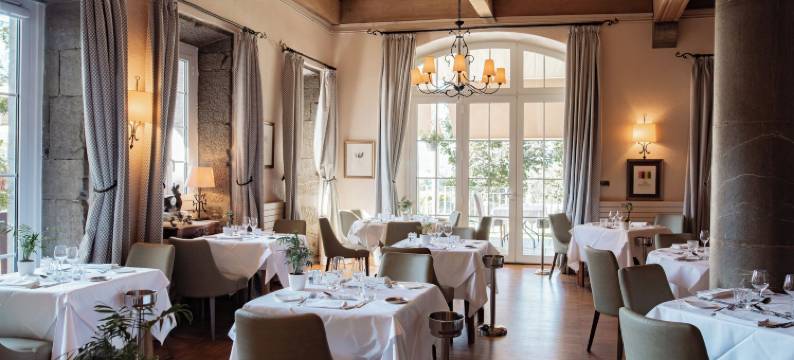 柴勒斯伯爵城堡酒店(Château des Comtes de Challes)图片