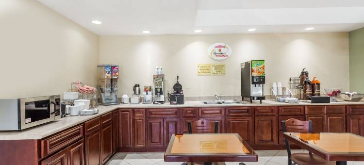 斯泰茨伯勒温德姆速8酒店(Super 8 by Wyndham Statesboro)图片