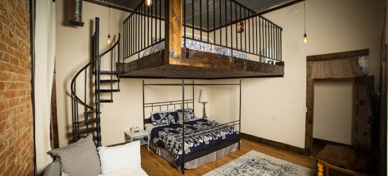 1890 沉睡酒店(Eighteen-Ninety Sleepover)图片