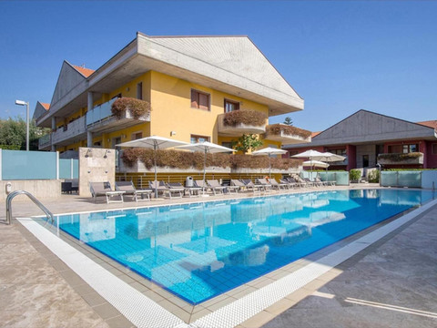 卡塔尼亚山公寓