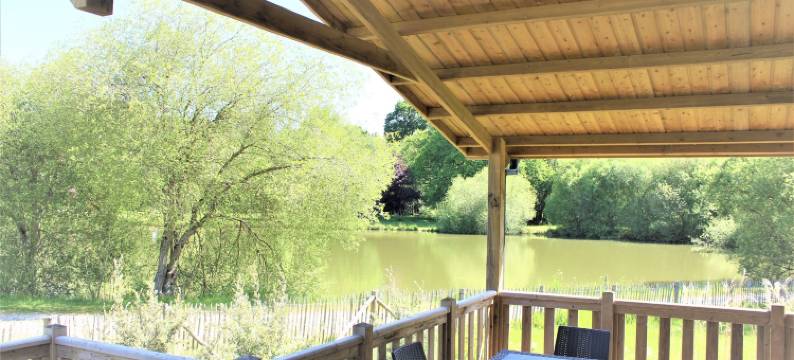 兰德鲁耶特沃尔露营酒店(Camping le Val de Landrouet)图片