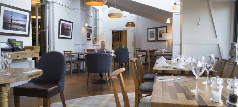 牧羊人尼姆贝尔酒店(The Bell Hotel)图片