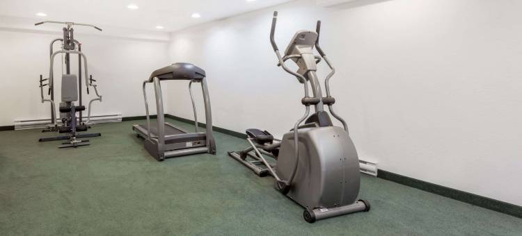 平彻溪温德姆速8酒店(Super 8 by Wyndham Pincher Creek AB)图片