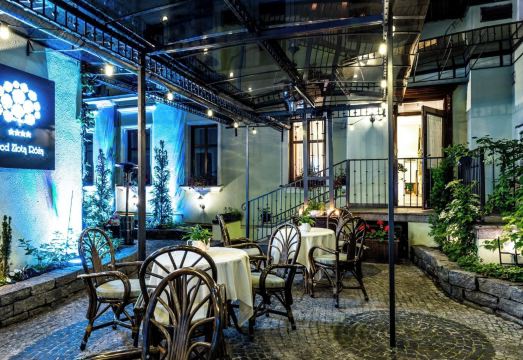 Hotel Pod Złotą RóżąOver view