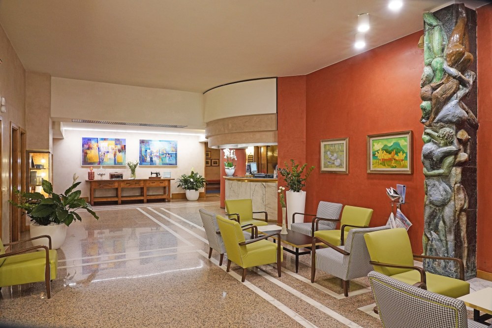 Hotel Sportsman Over view