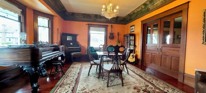 哈勃之家旅馆(Hubble House Inn)图片