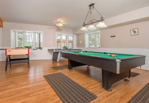 Mountain Meadow Hotel Overview