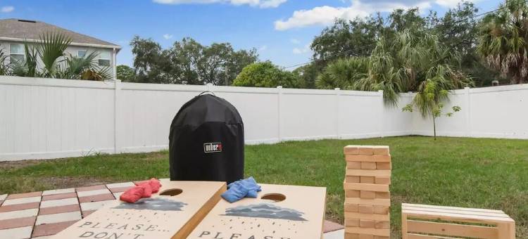 Tampa "Good Times" Home+GameRoom, Sleeps 12, 4br/3.5bth, Great Location/Backyard图片